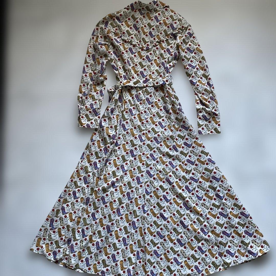 sandro paris ブーツとバラのプリント 柄　ロングシャツワンピース