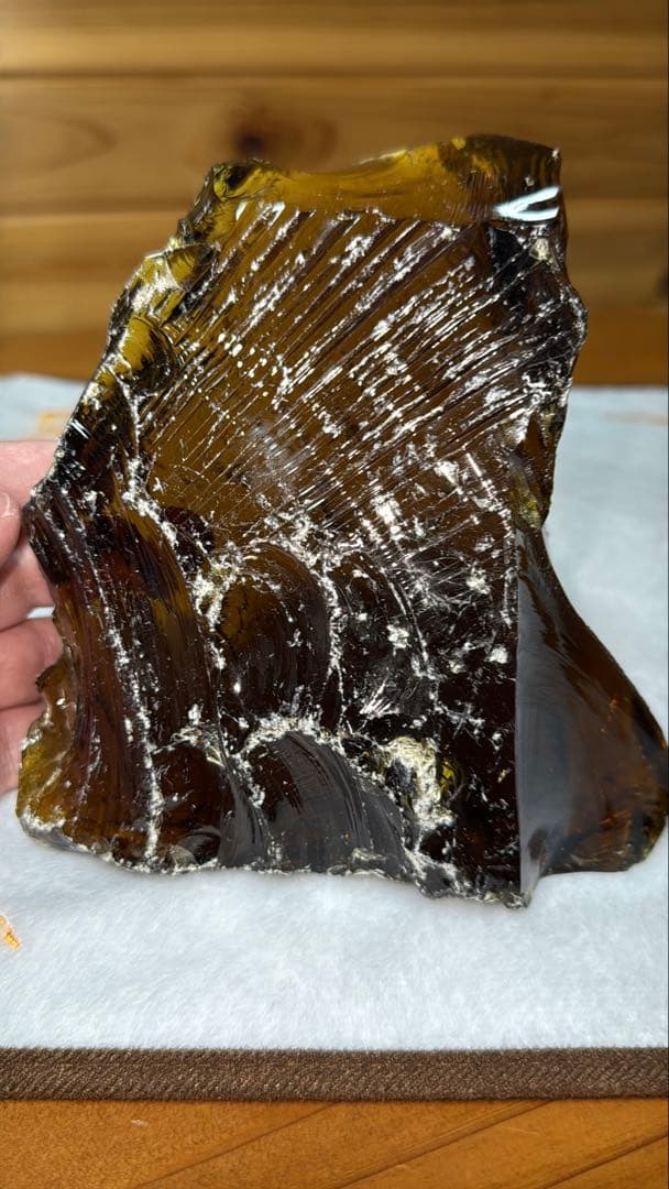 ①天然色 ジャワ島産火山性ガラス ブランデーシトリン色 原石 1.4~1.5kg