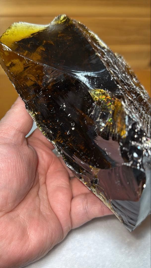 ①天然色 ジャワ島産火山性ガラス ブランデーシトリン色 原石 1.4~1.5kg