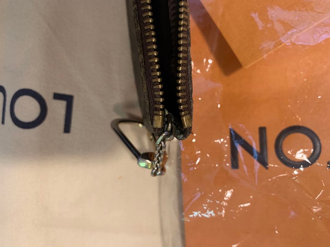 LOUIS VUITTON モノグラム　ケース