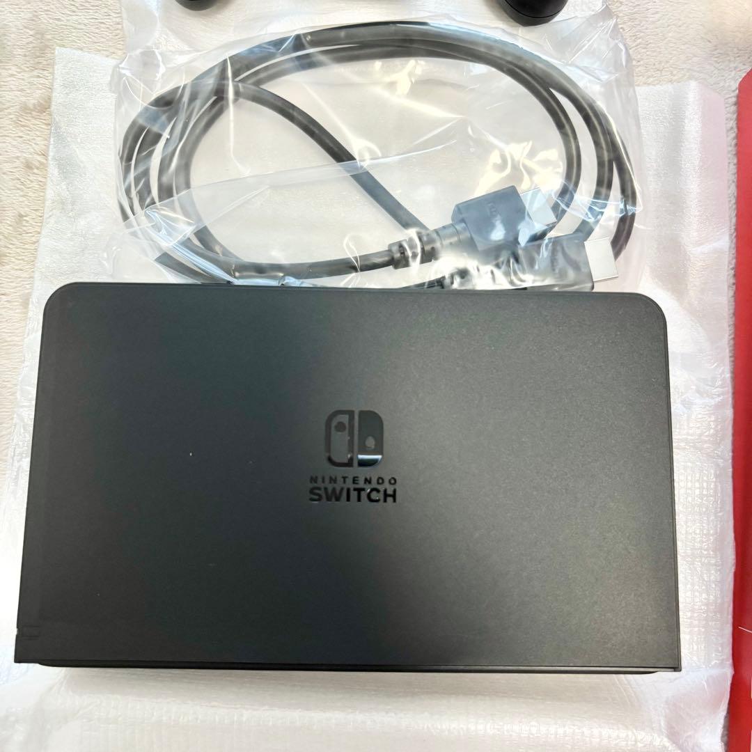 美品 NintendoSwitch 有機ELモデル 収納ケース 保護フィルム付き