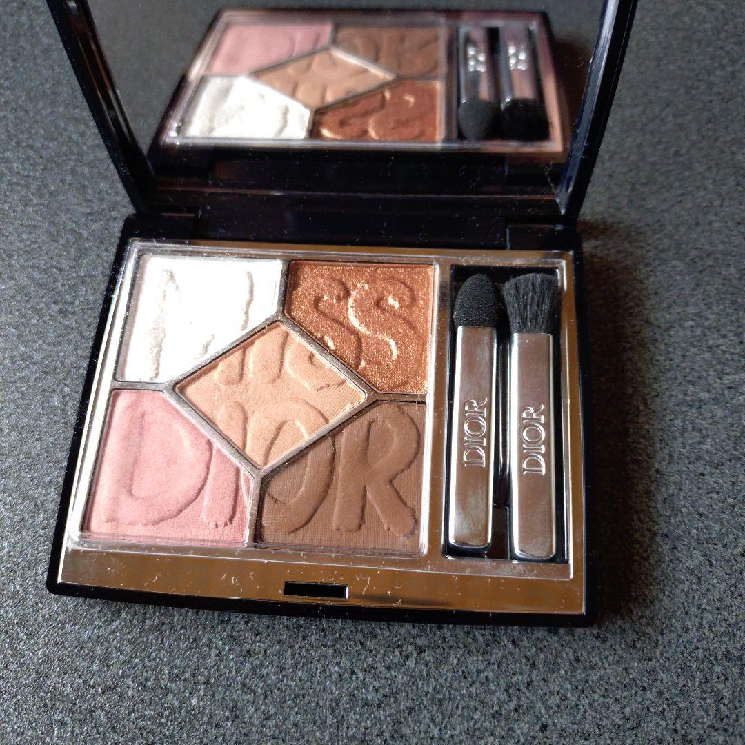 Dior サンククルール 664