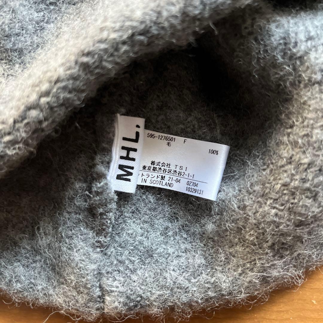 MHL.ポンポン付きニット帽 グレー