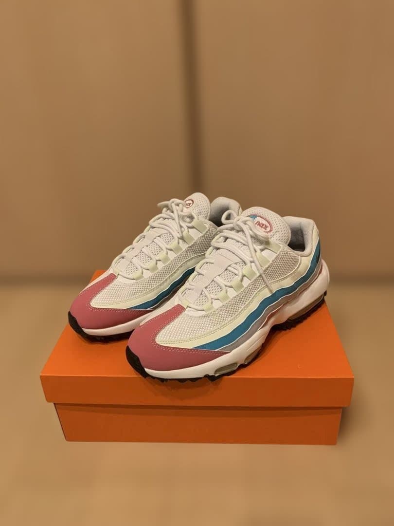 NIKE エアマックス95 Gホワイト/ピンク/ブルー HV4696-600