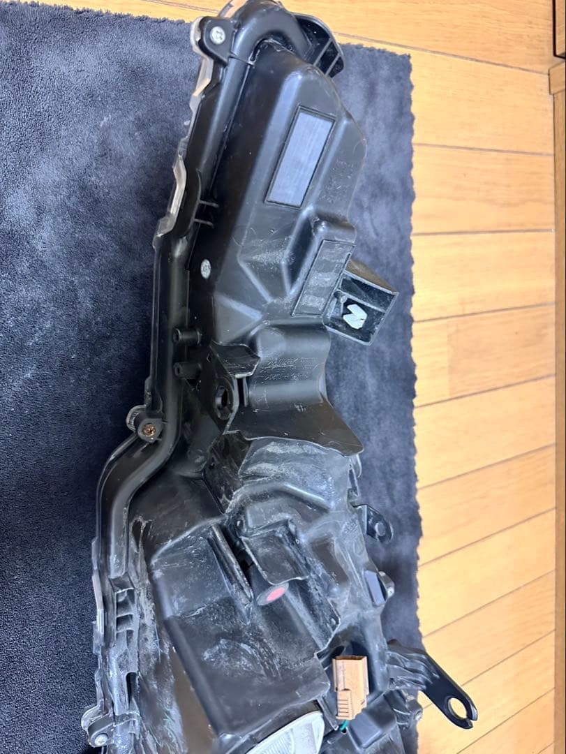 【送料込】トヨタカローラ/カローラツーリング ヘッドライト右