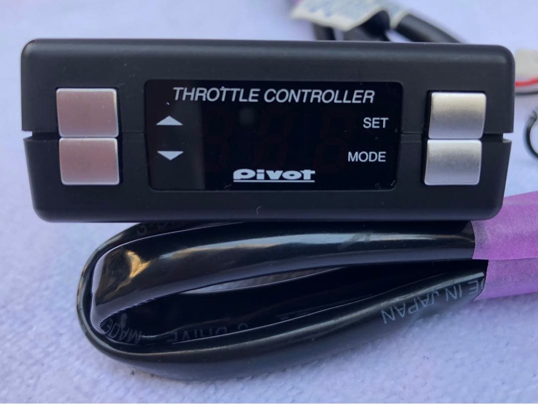 PIVOT 3 drive COMPACT スロットルコントローラー　THC