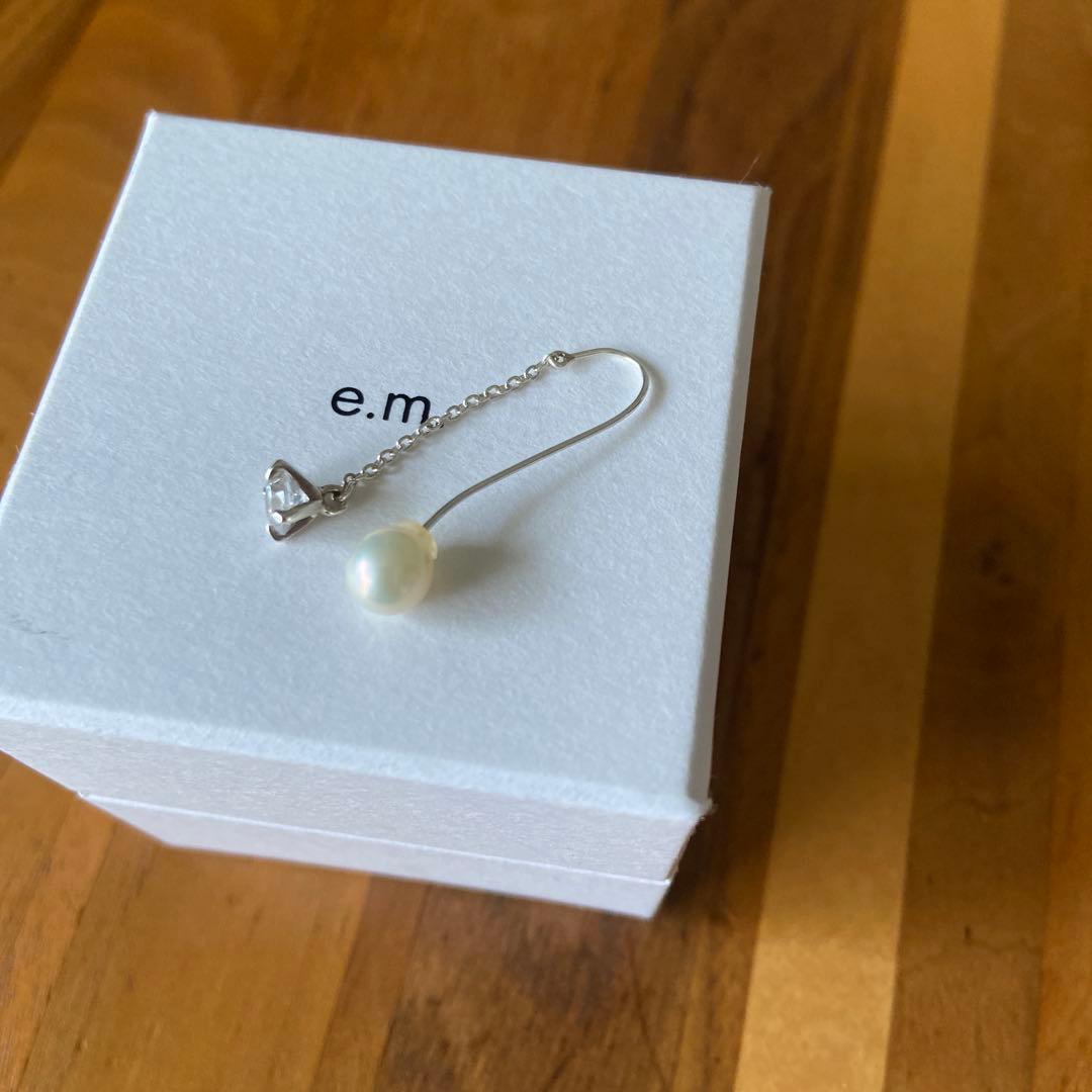 e.m. パール ストーン 片耳用ピアス