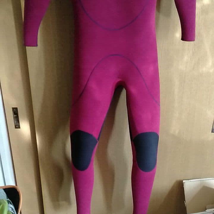 エアタイト　セミドライウェットスーツ
