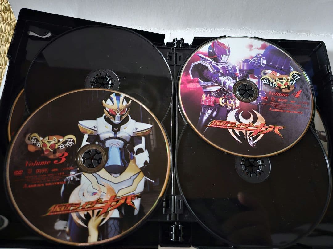 ほぼ新品 国内正規セル版DVD仮面ライダーキバ全巻セット