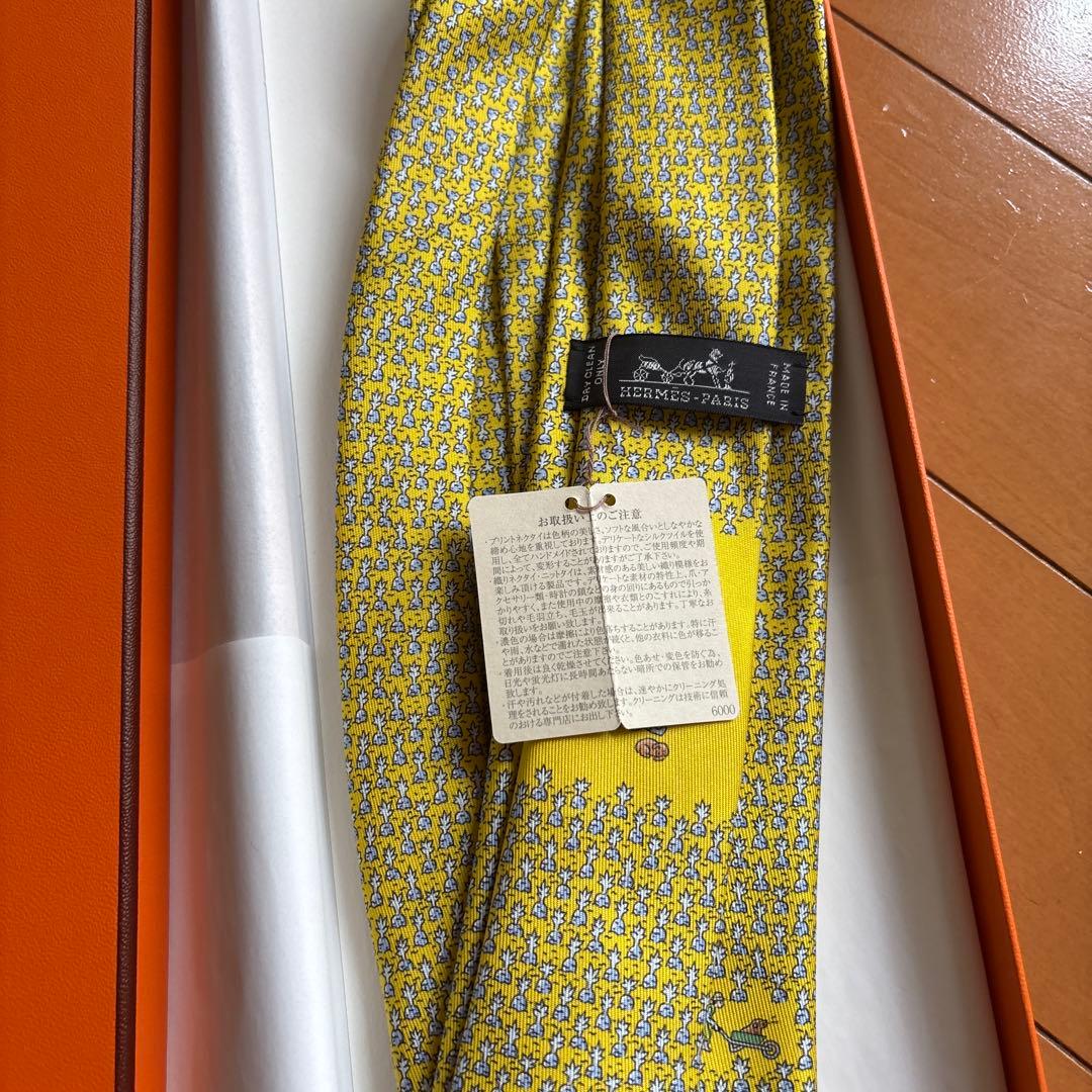 [最終値下げ]HERMES イエローパターン シルクネクタイ 箱付き