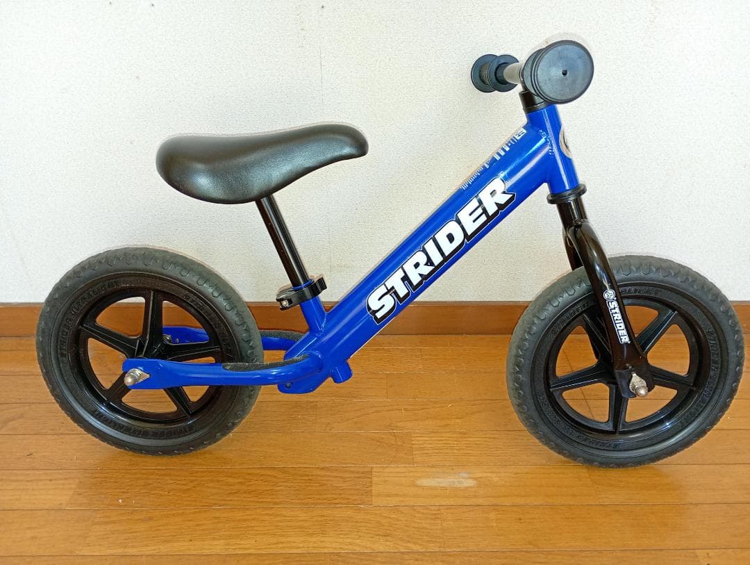 美品　STRIDER バランスバイク 12インチ ブルー