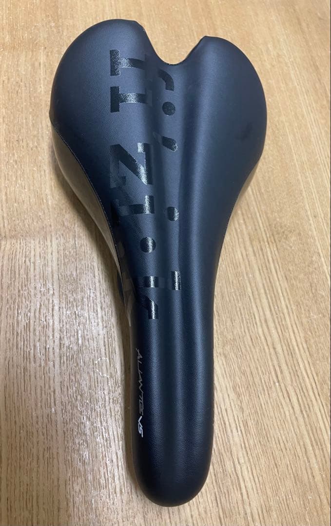 フィジーク アリアンテ ALIANTE VS kium fizik 中古美品