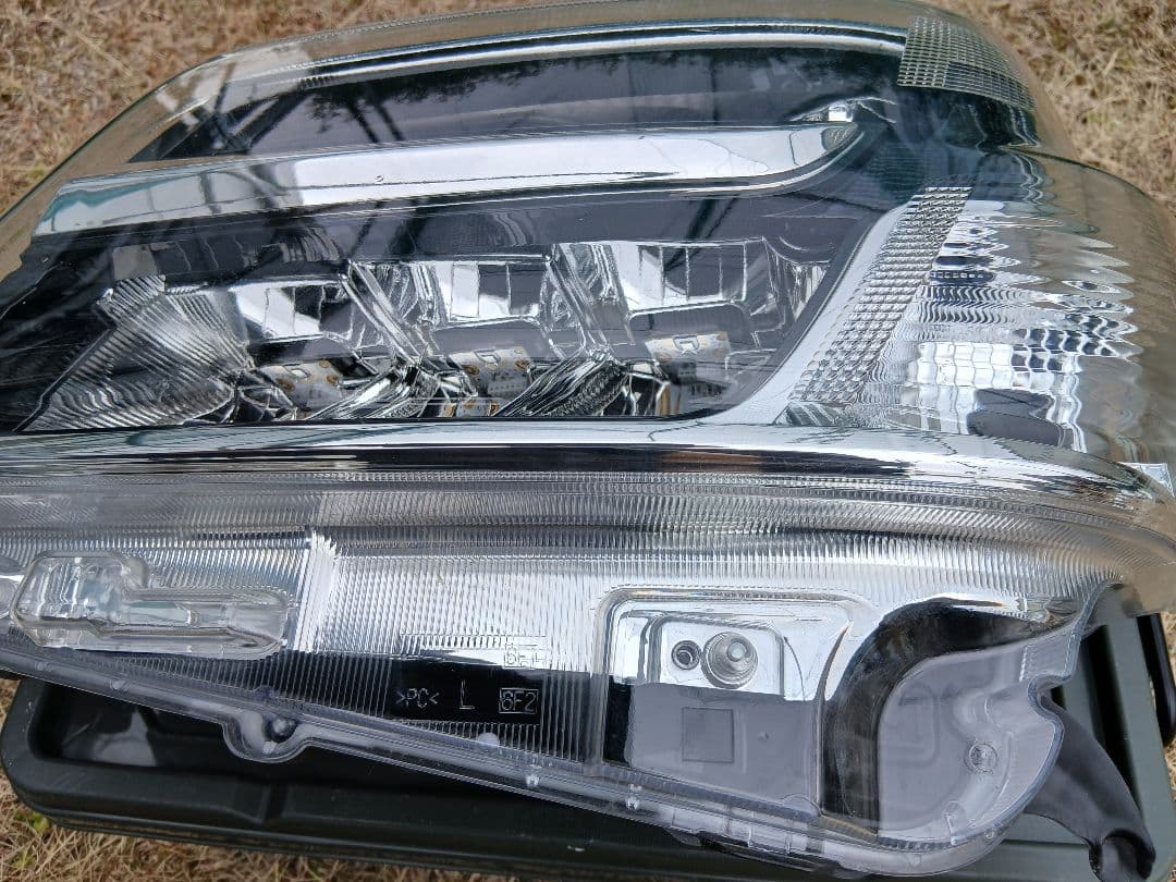 ハイゼット　Ｓ３２１Ｖ　　左ヘッドライト