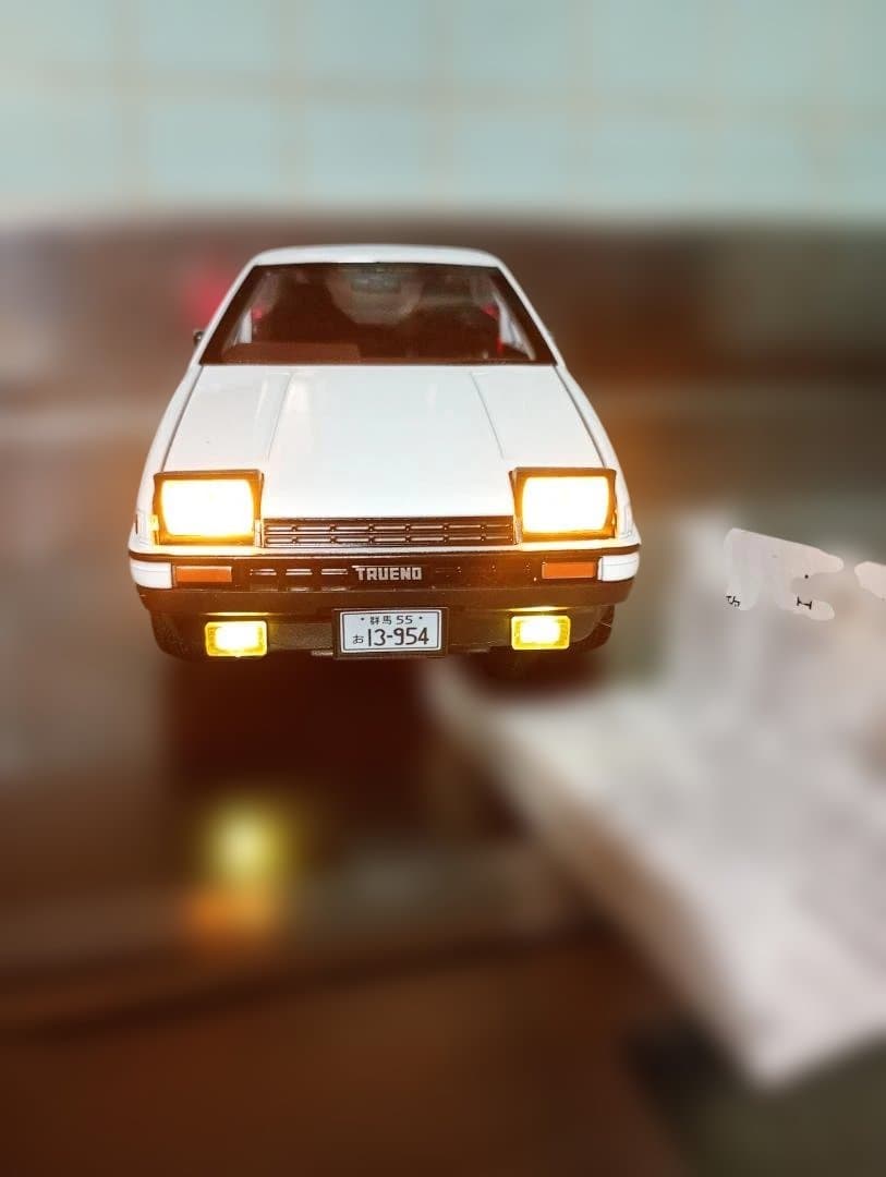 1/20スケール 頭文字D トヨタAE86＆キーストラップ付きキーホルダー２個