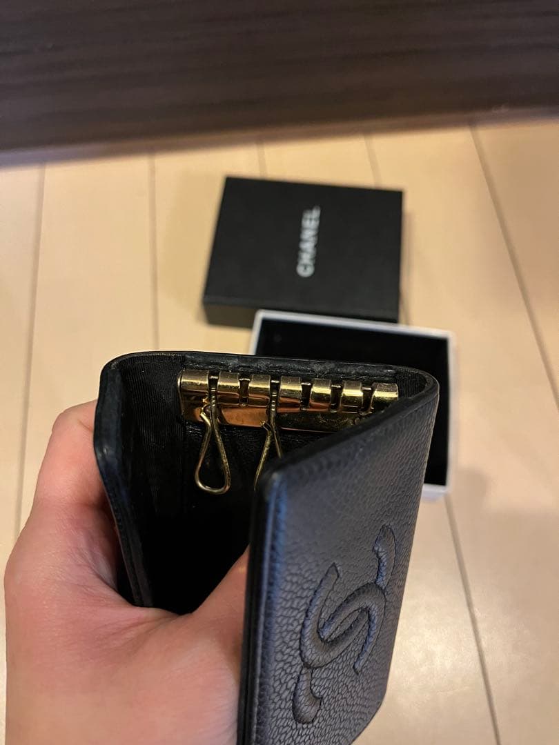 CHANEL ブラックレザー キーケース 箱付き　キャビアスキン