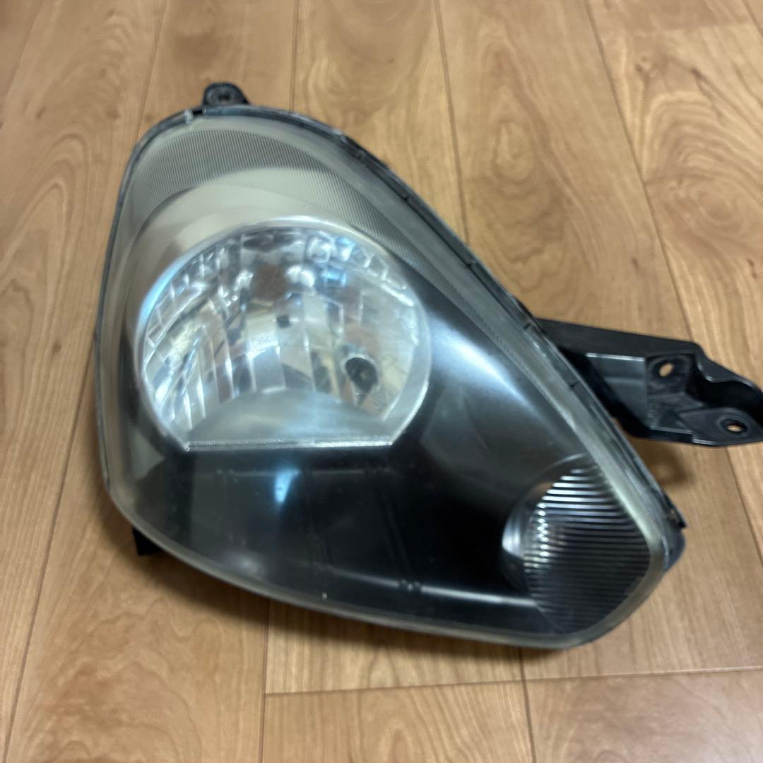 ダイハツミライースヘッドライト左右　LA300S