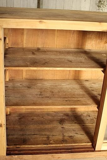 味のある大きな木枠のガラス戸棚　引き出し4段　食器棚　水屋　キャビネット　古家具