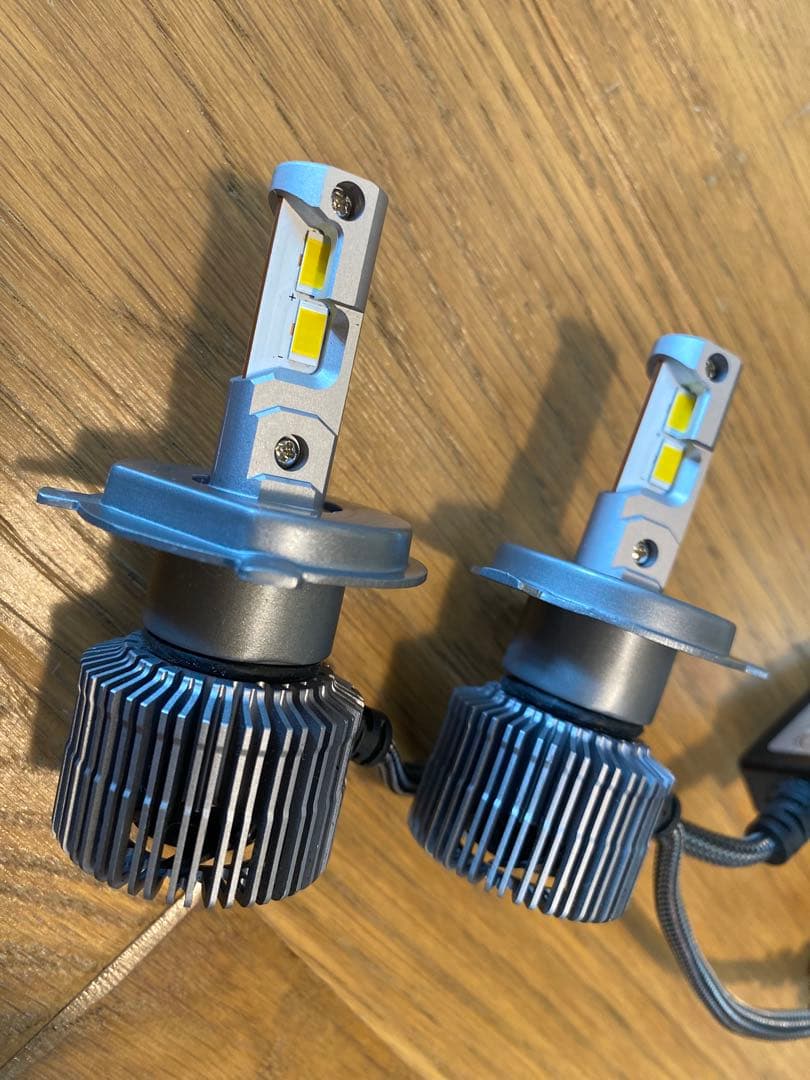 fcl H4 LED ヘッドライトバルブ　電球色 暖色