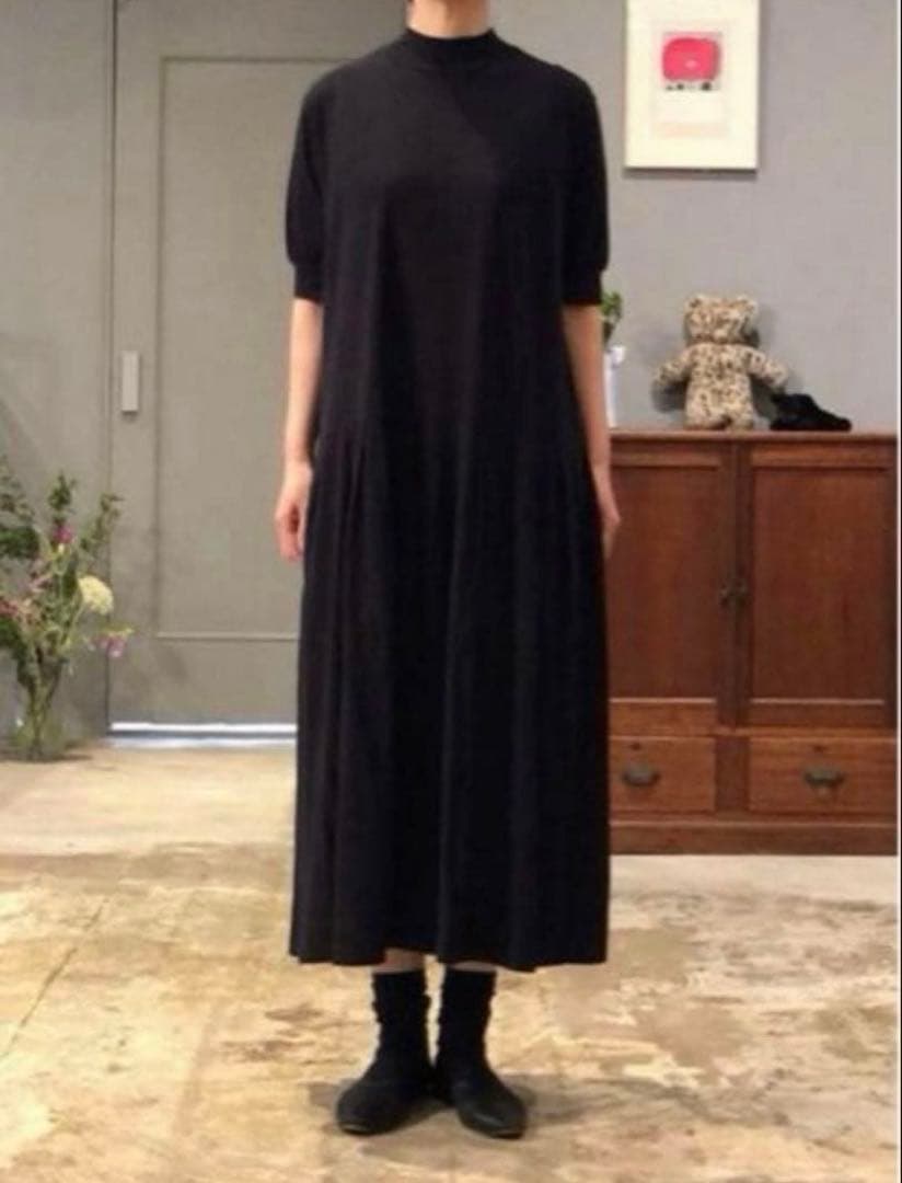 【美品】homspun ホームスパン 天竺ハイネック半袖ワンピース ブラック