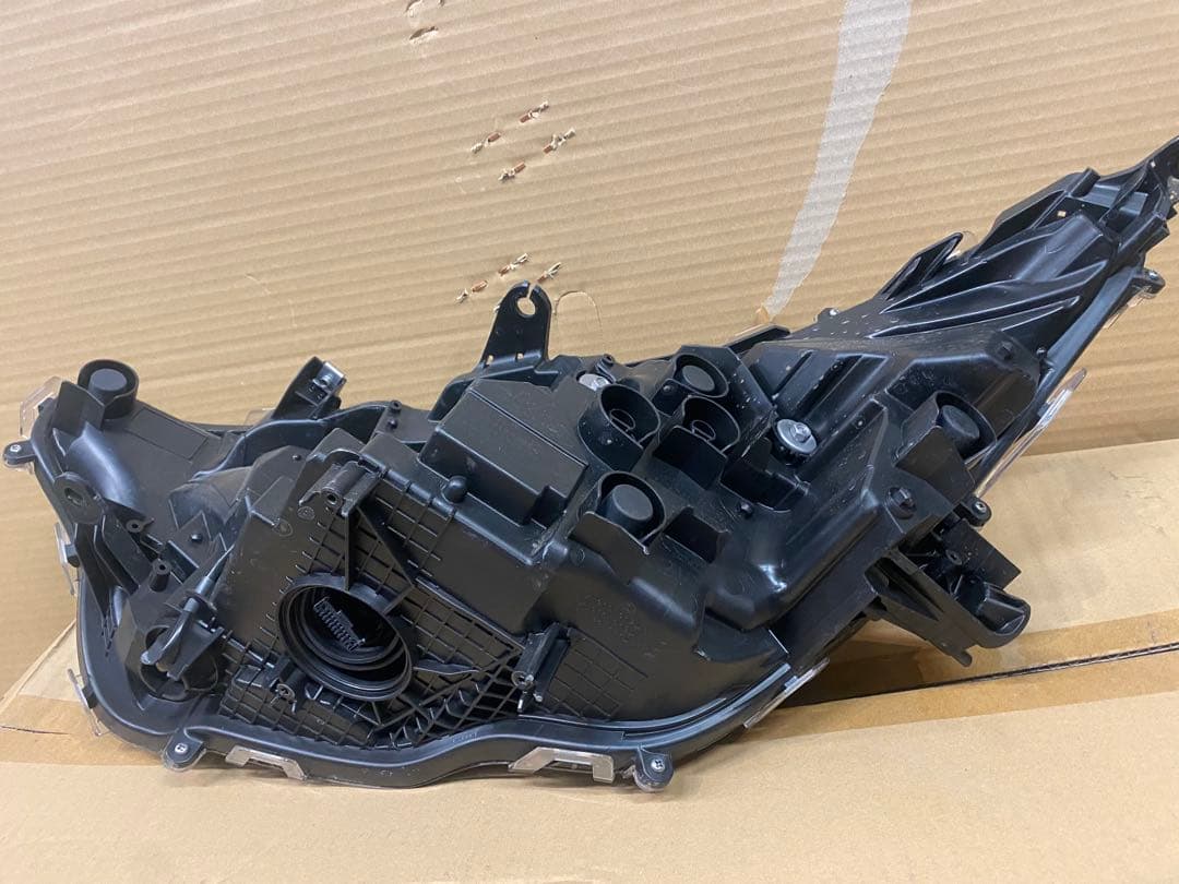 ★美品★RAV4LEDヘッドランプユニット RH