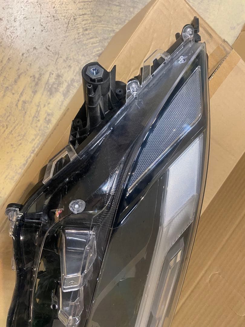 ★美品★RAV4LEDヘッドランプユニット RH