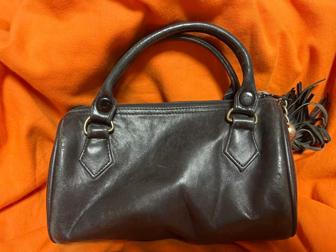 CHANEL 黒 レザー ハンドバッグ タッセル付き