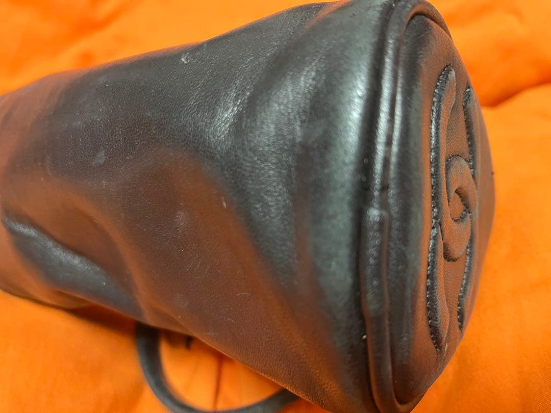CHANEL 黒 レザー ハンドバッグ タッセル付き
