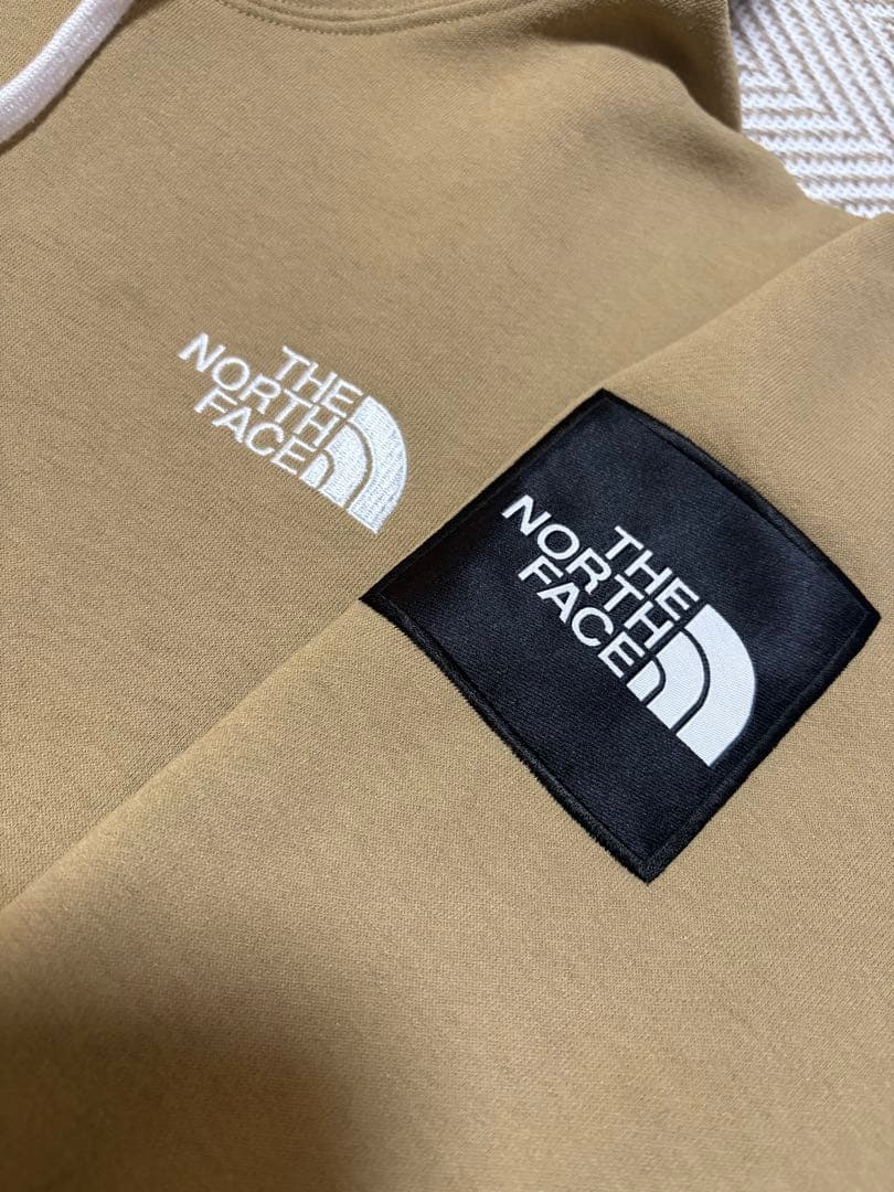 THE NORTH FACE スケエアロゴフーディ　ケルプタン
