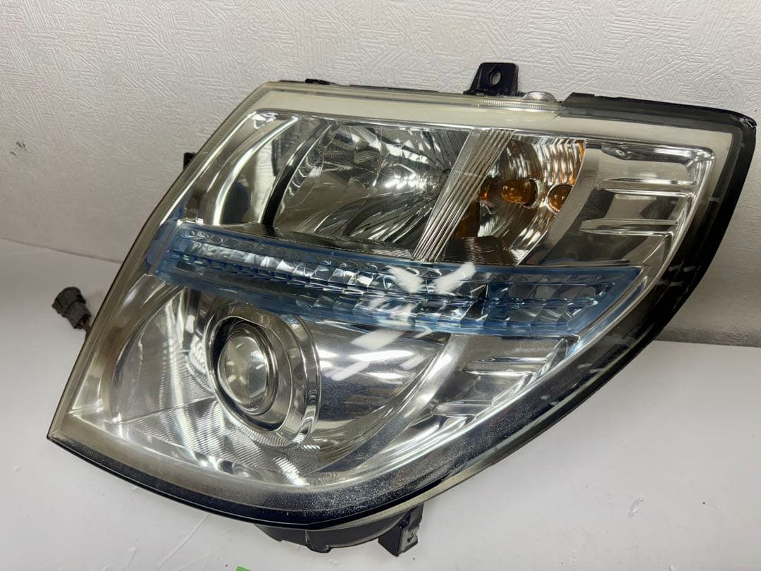 美品 日産 エルグランド E51 後期 ハイウェイスター HIDヘッドライト 左