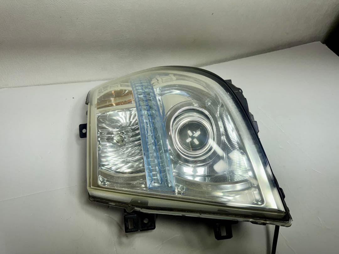 美品 日産 エルグランド E51 後期 ハイウェイスター HIDヘッドライト 左