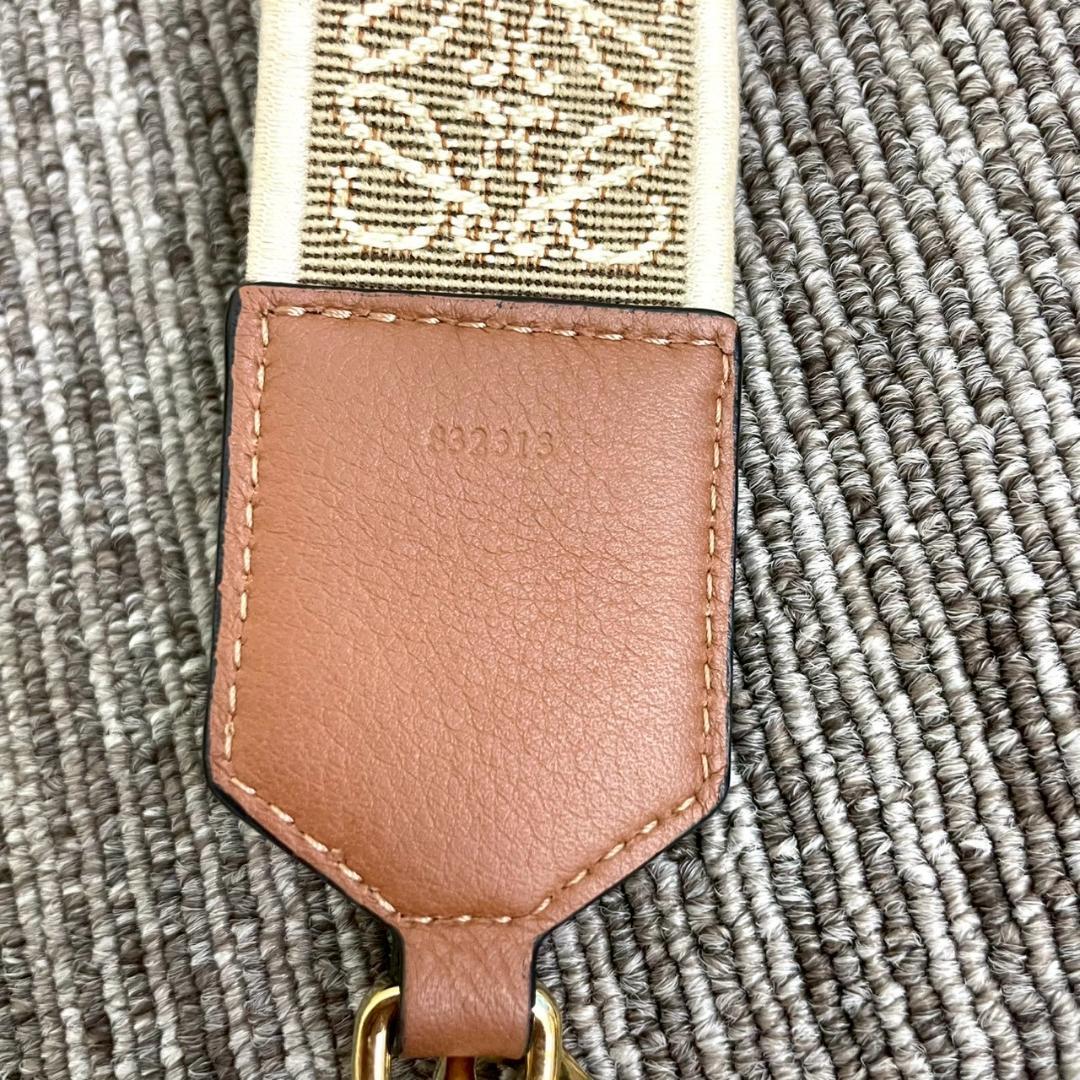 未使用　LOEWE　ロエベ　ショルダーストラップ　アナグラム　ロゴ