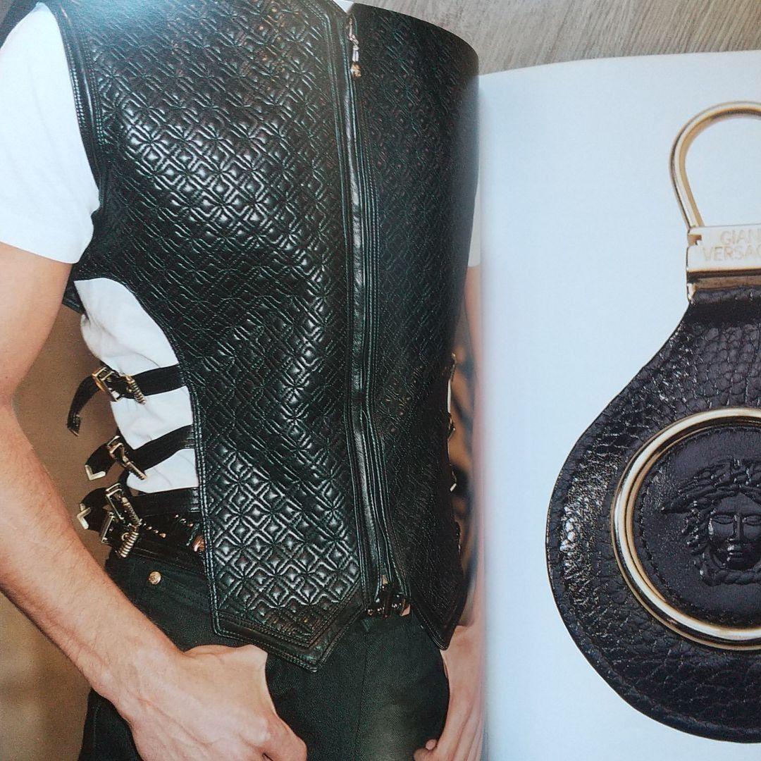 希少品 ヴェルサーチ VERSACE 写真集