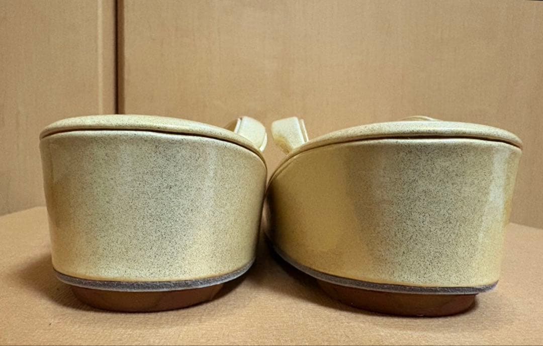 大阪心斎橋てんぐ　訳アリ　未使用品　和装バッグ＆草履セット　クリーム色　螺鈿細工