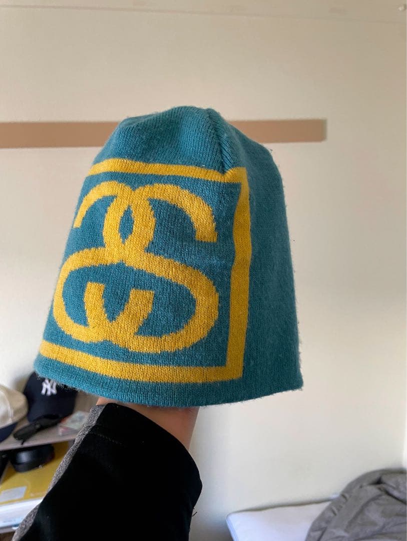 Stussy skullcap ルセラフィム　チェウォン着用 ビーニー