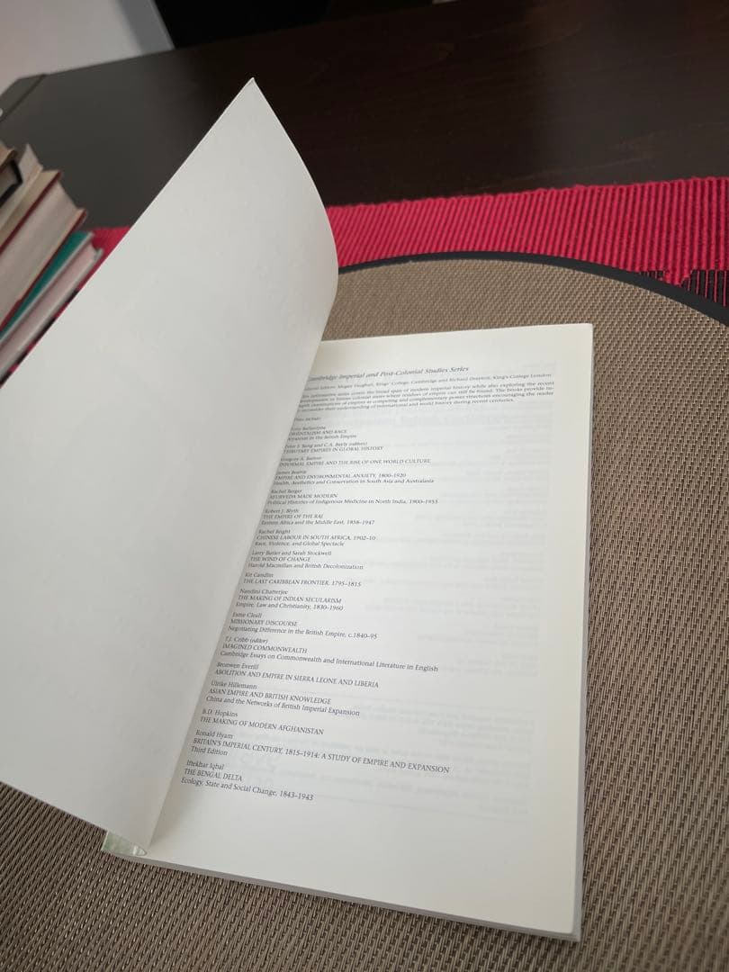 洋書 Insanity, Race and Colonialism