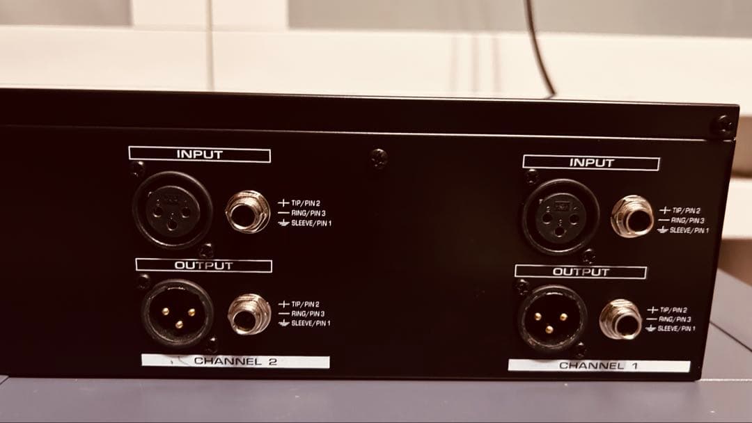 ベリンガー　GEQ3102グラフィックイコライザー