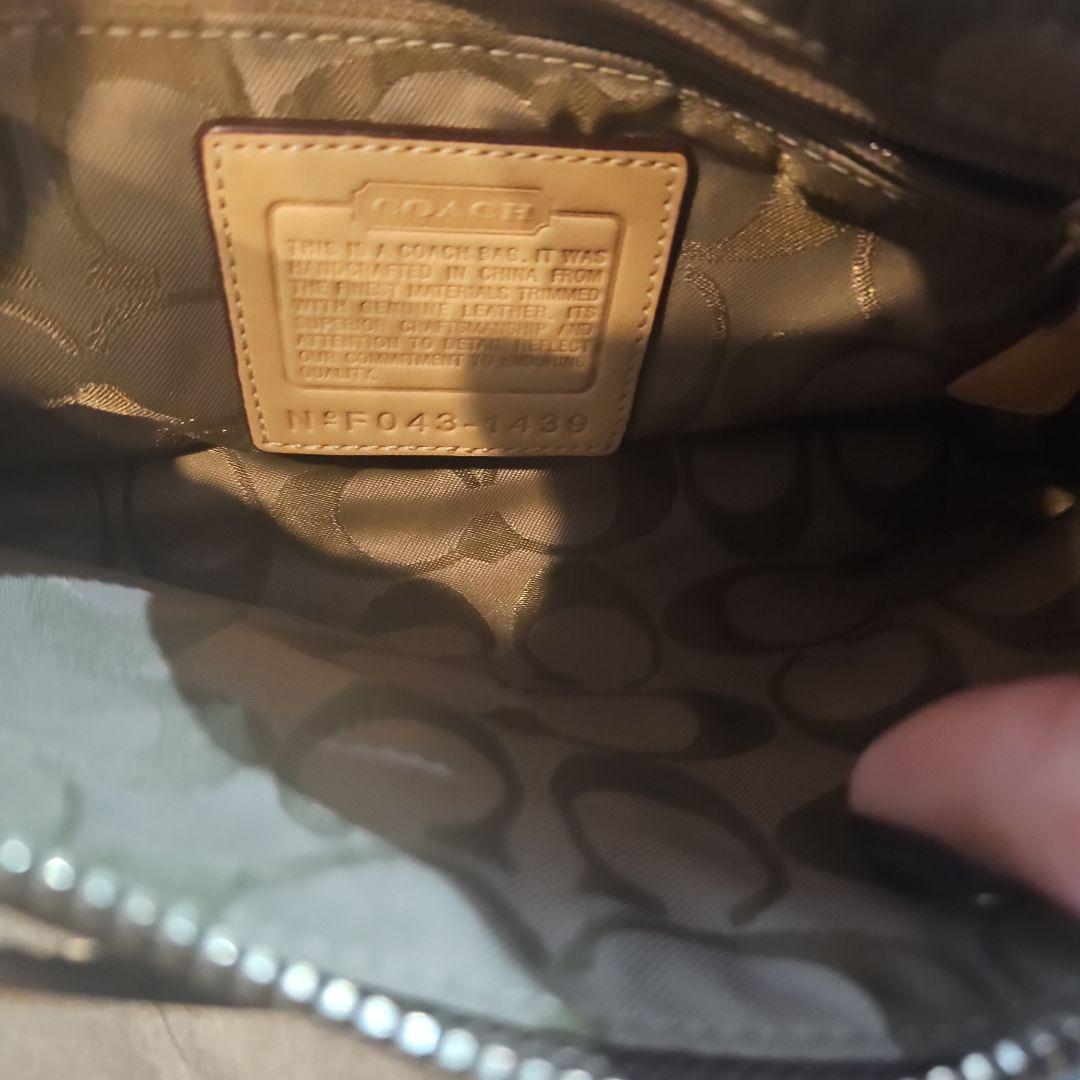 COACH ブラウン ゴールド ハンドバッグと黒バック