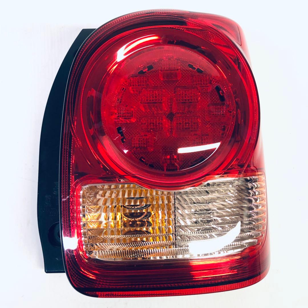 【即納】ムーヴキャンバス　右　テール　TOKAIDENSO　20521R　キズ有