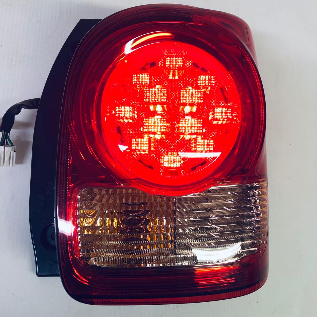 【即納】ムーヴキャンバス　右　テール　TOKAIDENSO　20521R　キズ有