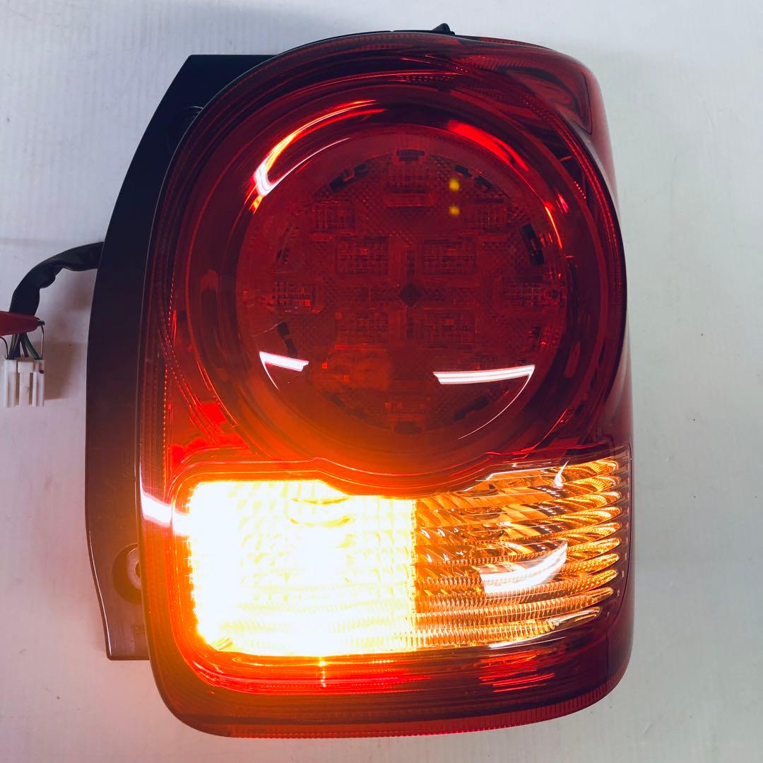 【即納】ムーヴキャンバス　右　テール　TOKAIDENSO　20521R　キズ有