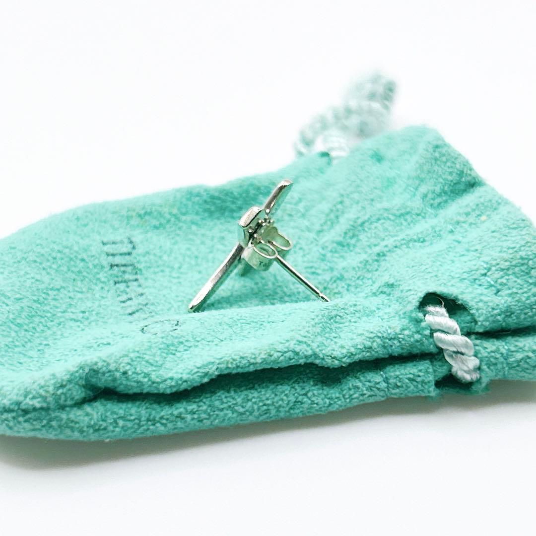 2673-2 保存袋付き✨Tiffany　キス　クロス　ピアス SV925