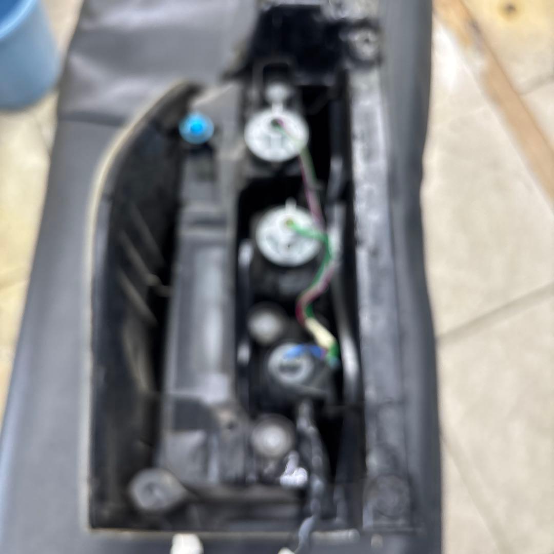 LA600S タントカスタム純正クリア テールランプ 右
