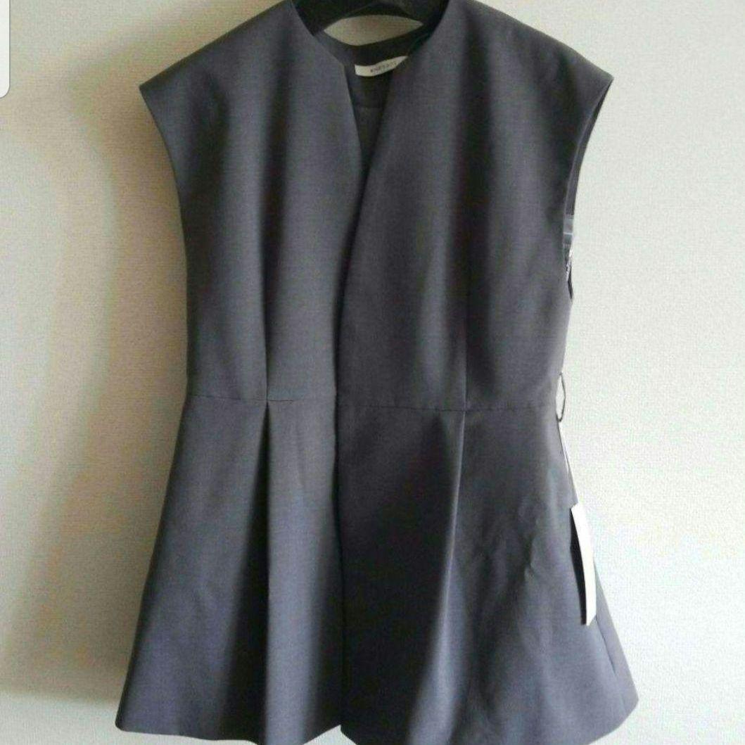 #Newanse 笹川友里さんコラボ ペプラムジレ 新品未使用 グレー