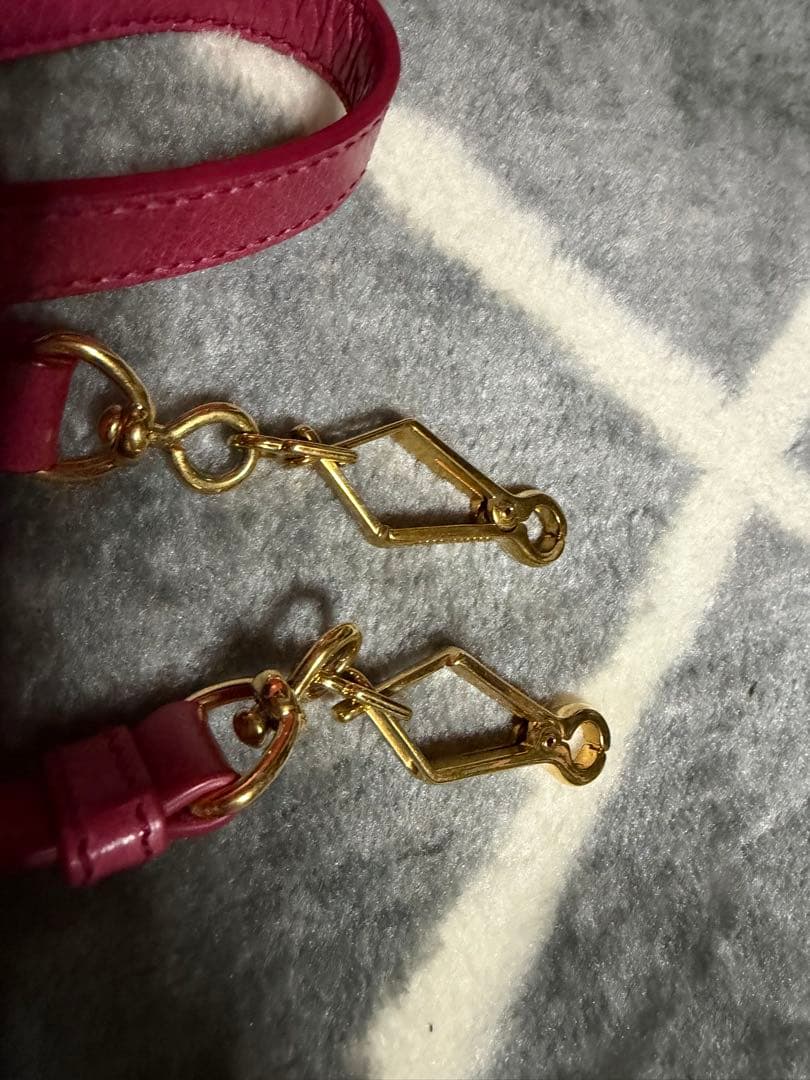MIU MIU ピンク レザー ハンドバッグ