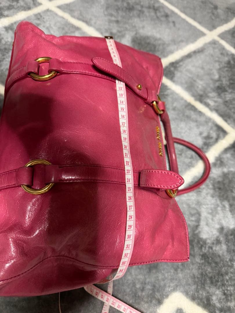 MIU MIU ピンク レザー ハンドバッグ