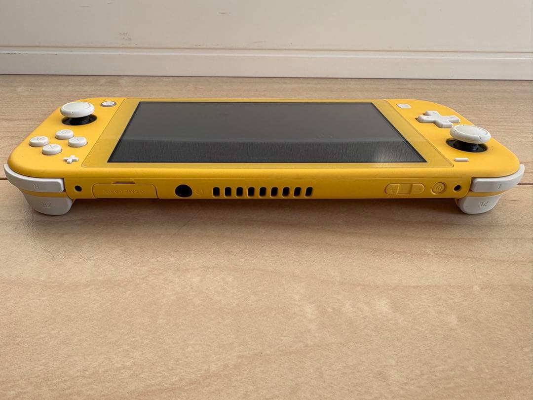 任天堂　switch lite イエロー