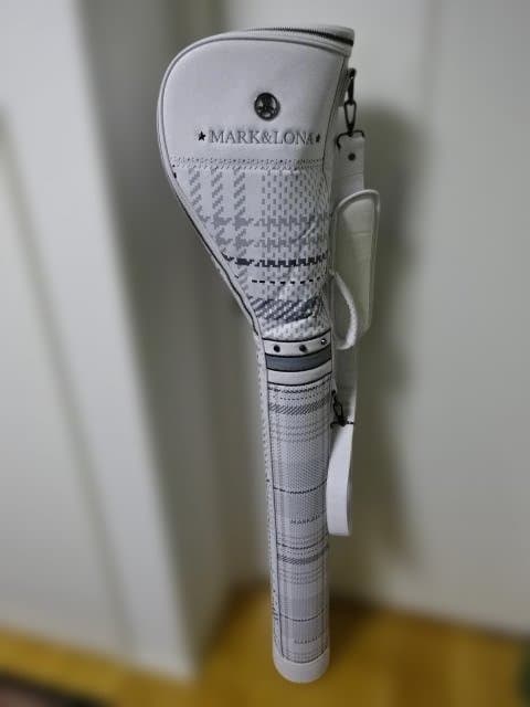 新品!!(定価64900)マークアンドロナ・ゴルフバッグ クラブケース