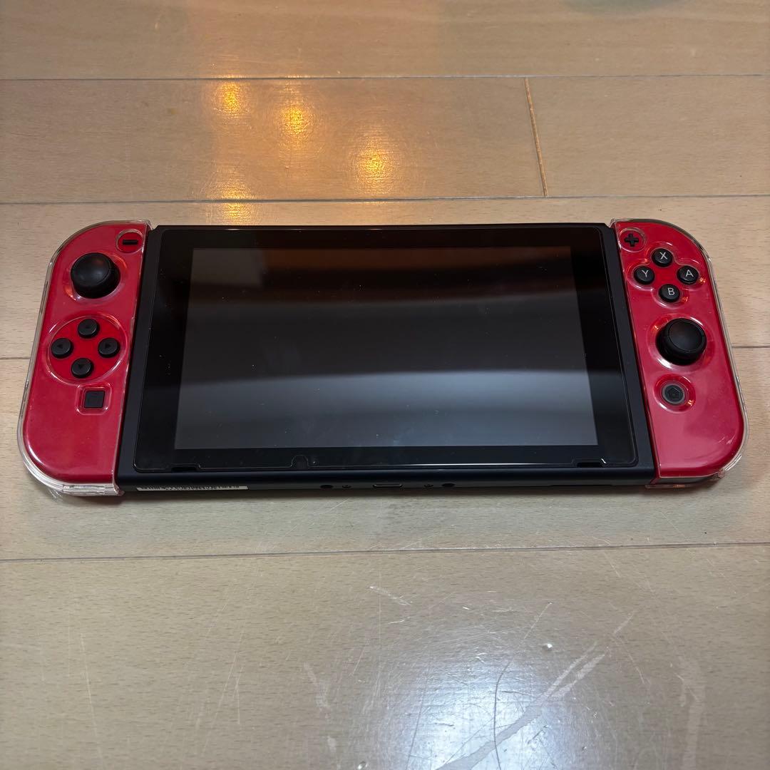 Nintendo Switch 本体 赤 Joy-Con・ケース付き