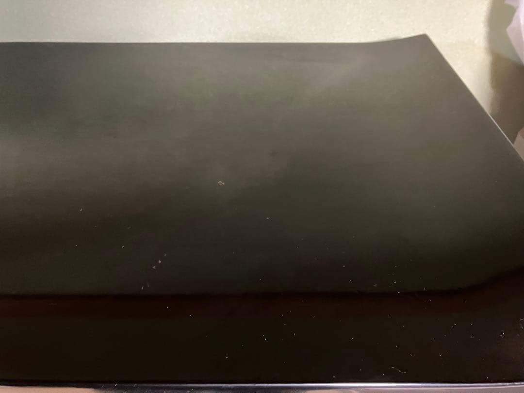 黒い和風収納棚 金色の花柄