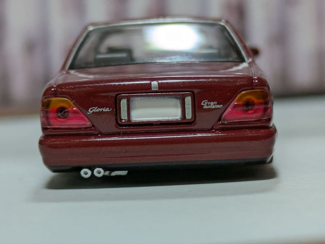 ★トミカリミテッド　日産Ｙ32セドリック改深リム、ローダウン